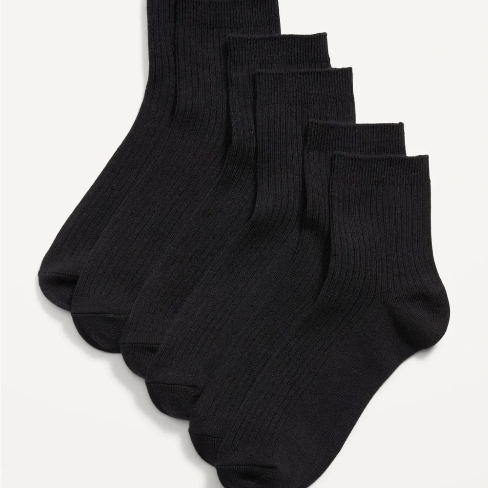 NWT Old Navy Quarter Crew Socks.